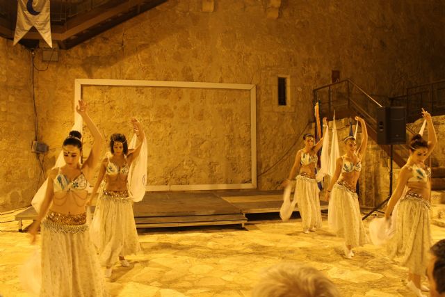Las banderas ondean en el Castillo dando la salida a las fiestas de moros y cristianos de Jumilla - 3, Foto 3