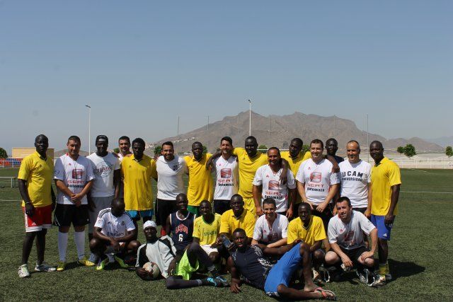 Un equipo de Senegal vence en el primer torneo de ftbol multicultural, Foto 1