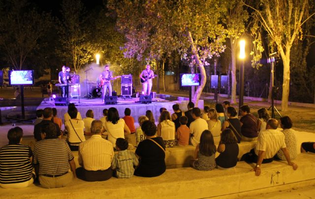 Los lumbrerenses disfrutaron del concierto Dibujos Reanimados - 1, Foto 1