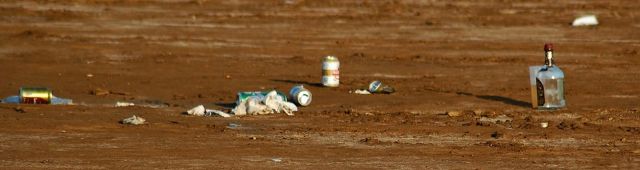 El Saladar de Lo Poyo se convierte en botellodromo los fines de semana - 3, Foto 3