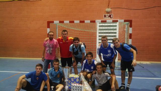 El equipo KB1 se proclama campeón en la I Liga Local de Fútbol Sala de Barracas - 1, Foto 1