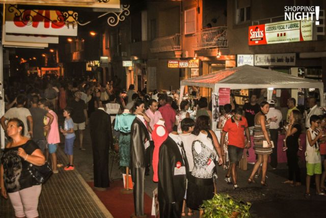 El II Shopping Night amplió por un día la oferta veraniega de Los Belones - 2, Foto 2