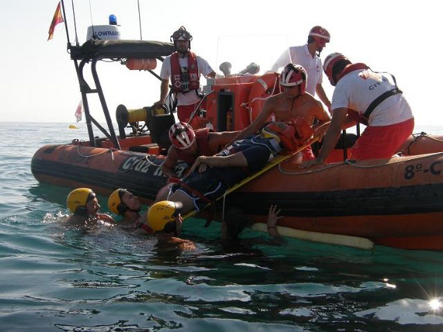 60 efectivos participan en un simulacro de incendio de una embarcación en Puntas de Calnegre - 1, Foto 1