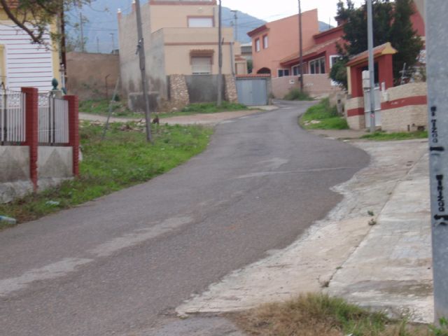 Sin asfalto, sin aceras, sin accesos en pleno siglo XXI - 1, Foto 1