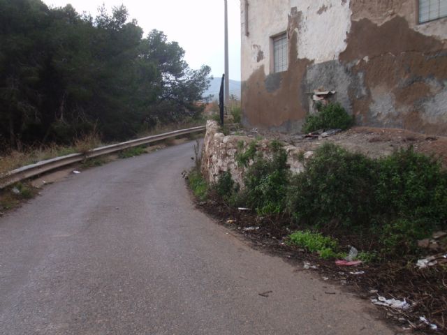 Sin asfalto, sin aceras, sin accesos en pleno siglo XXI - 2, Foto 2
