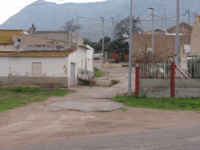 Sin asfalto, sin aceras, sin accesos en pleno siglo XXI - 4, Foto 4