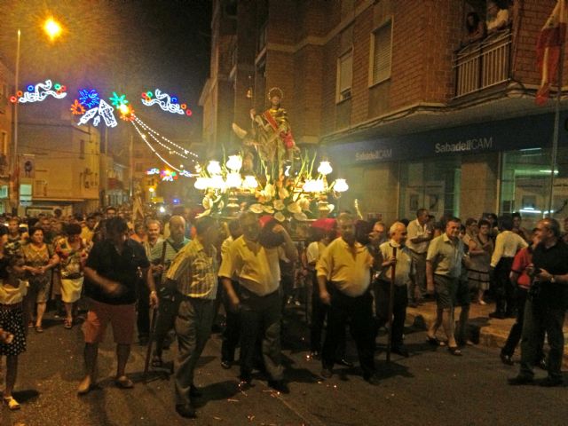 Multitudinaria procesión para honrar a San Roque 2014 - 1, Foto 1