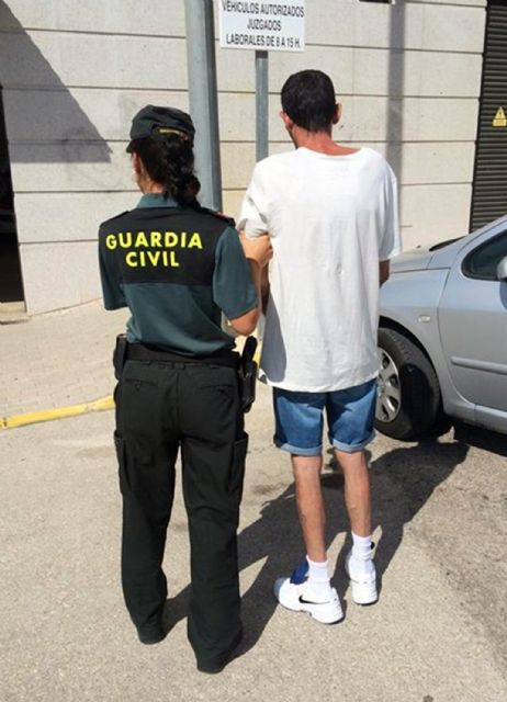 Una quincena de detenidos por atracos en comercios y a viandantes durante el verano, Foto 6