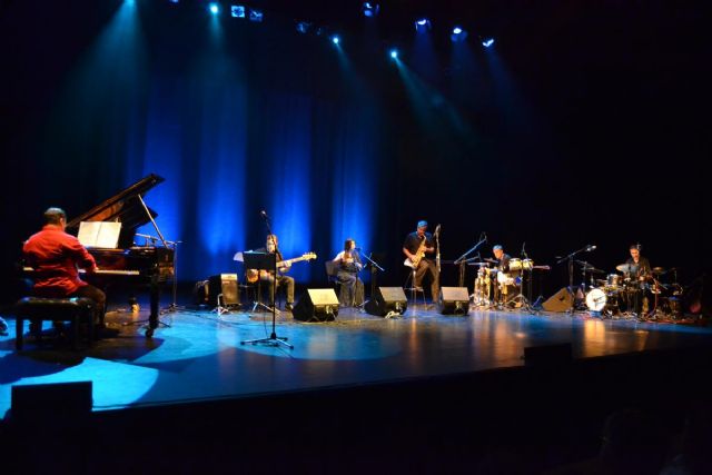 Abdón Alcaraz, con su bolero flamenco, puso en pie al público en Águilas - 4, Foto 4