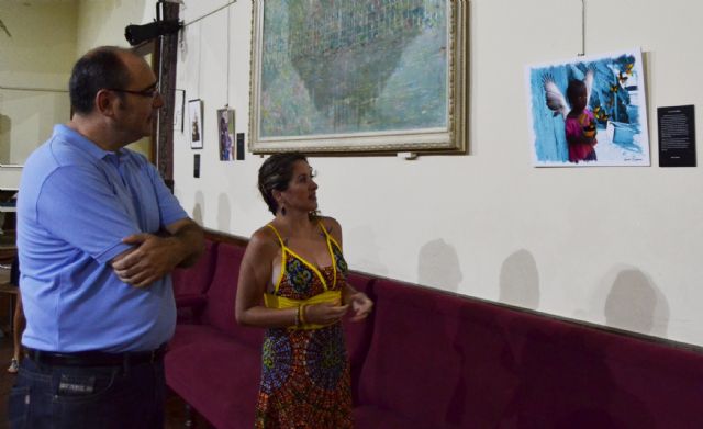 Anaïs Carpena presenta una exposición de fotografías sobre África en el Casino de Águilas - 3, Foto 3