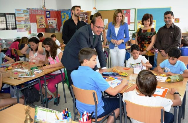 Más de 3.300 escolares de 93 centros de Primaria y Secundaria reciben formación financiera en el aula - 1, Foto 1