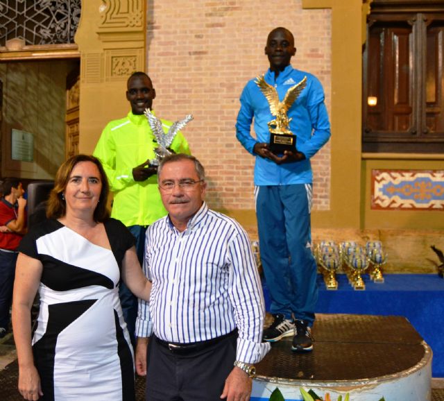 Rose Kosgei y Nocholas Togom podium de la Carrera Nocturna Alcalde de Águilas - 2, Foto 2
