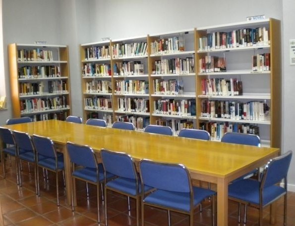 La biblioteca del Centro Sociocultural 