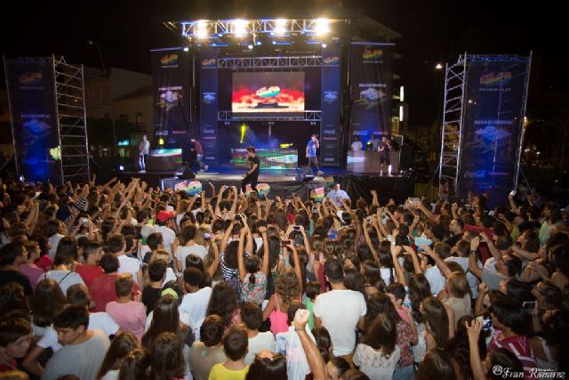 Miles de jóvenes disfrutaron del concierto de los 40 Principales en Santiago de la Ribera - 1, Foto 1