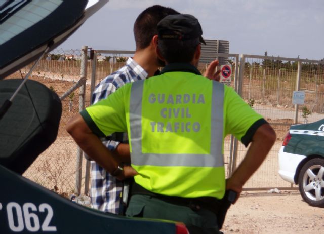 La Guardia Civil despliega un amplio dispositivo de verificación de alcoholemia y drogas en las costas de la Región y detiene a 18 conductores - 2, Foto 2