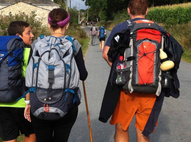 Una treintena de caravaqueños realiza el Camino de Santiago - 1, Foto 1