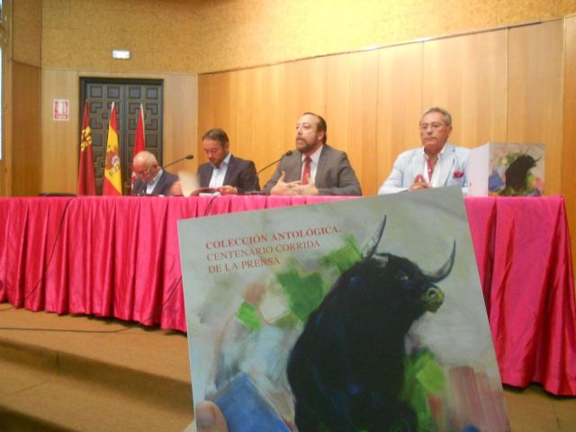 El ciclo Feria y Toros estrena esta edición un concurso de escaparates, una ruta de la tapa y aperitivos taurinos pre-feria - 1, Foto 1