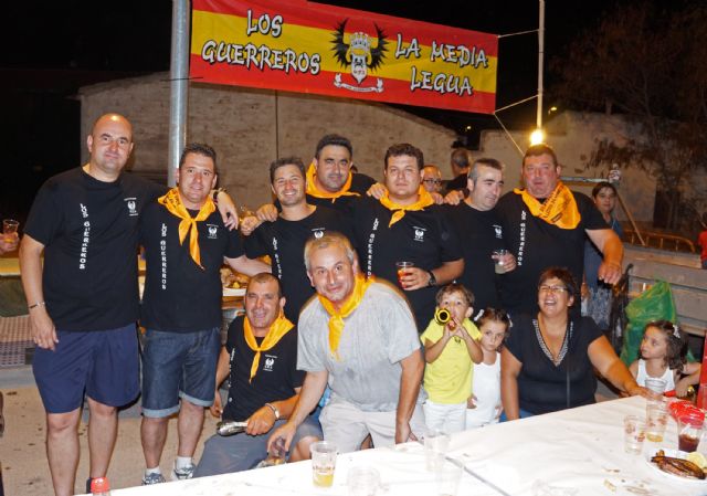 Miles de personas disfrutan de una gran barbacoa en la “Noche de la Brasa y la Zurra” torreña - 3, Foto 3