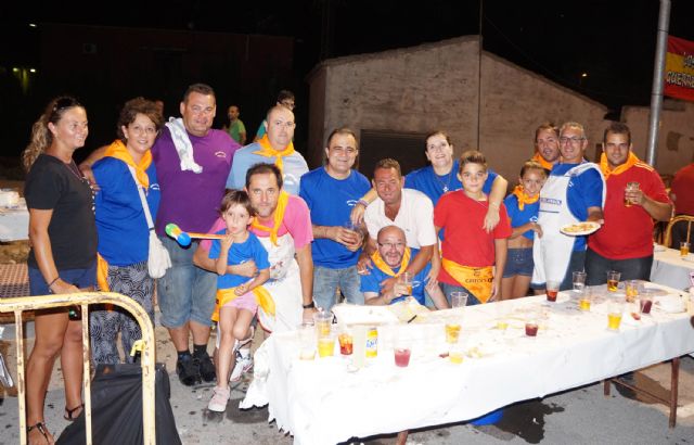 Miles de personas disfrutan de una gran barbacoa en la “Noche de la Brasa y la Zurra” torreña - 4, Foto 4