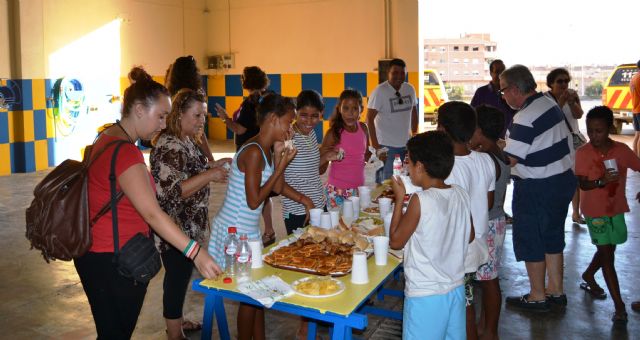 Los niños saharauis del programa ´Vacaciones en paz´ comparten una jornada de convivencia en Protección Civil de Águilas - 2, Foto 2