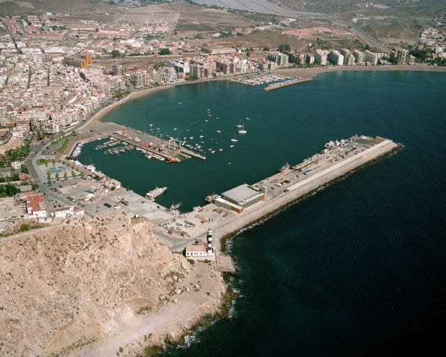 La Comunidad concluye la reorganización del puerto pesquero-deportivo de Águilas - 1, Foto 1