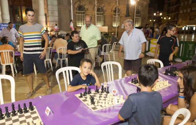 La Plaza del Ayuntamiento congregó a un centenar de jugadores de ajedrez - 4, Foto 4