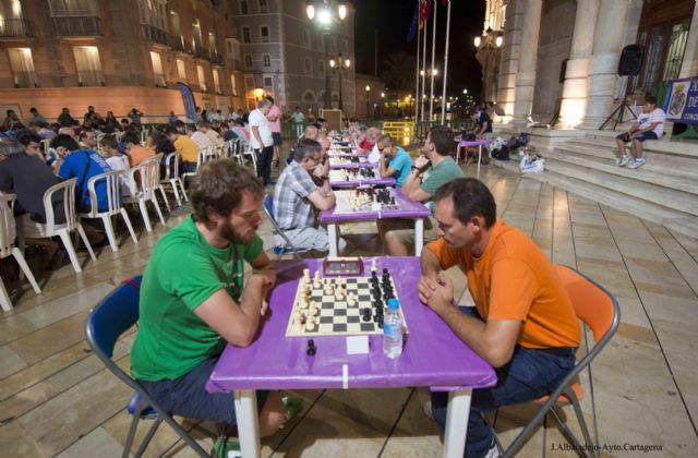 La Plaza del Ayuntamiento congregó a un centenar de jugadores de ajedrez - 5, Foto 5