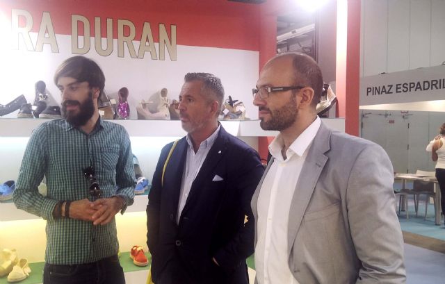 Los clientes internacionales apuestan por el calzado caravaqueño en Milán - 2, Foto 2