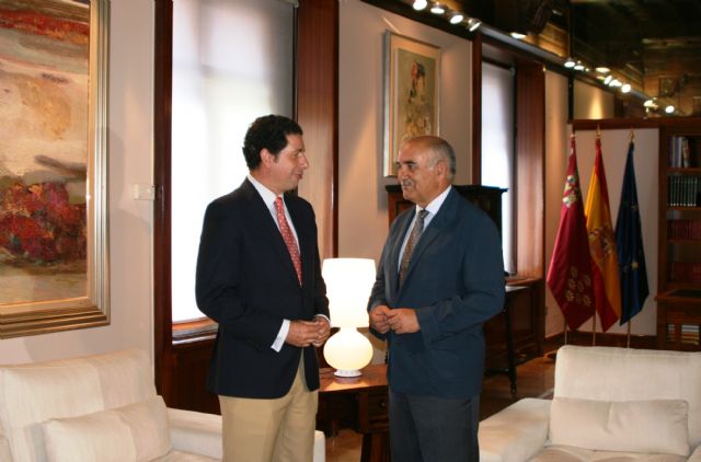 El jefe del Ejecutivo murciano recibe al presidente de la Autoridad Portuaria de Cartagena, Antonio Sevilla - 1, Foto 1