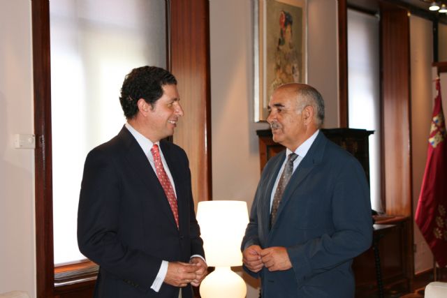 El jefe del Ejecutivo murciano recibe al presidente de la Autoridad Portuaria de Cartagena, Antonio Sevilla - 2, Foto 2