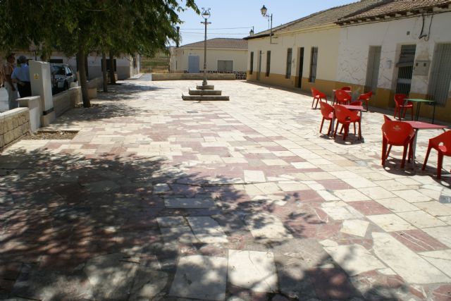 El Ayuntamiento inicia las obras de remodelación de la plaza de los colegios en la pedanía de la Cañada del Trigo - 1, Foto 1