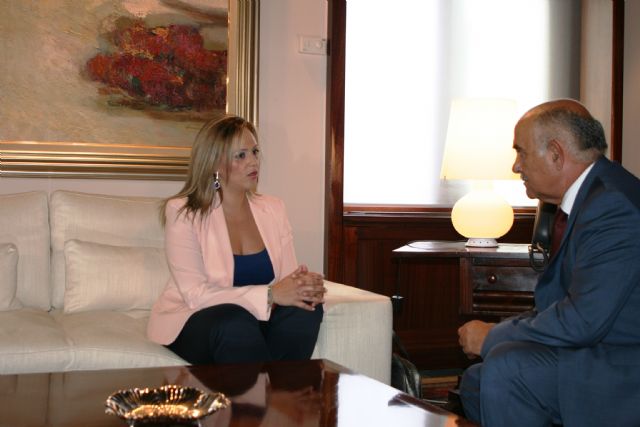 El jefe del Ejecutivo murciano recibe a la alcaldesa de Torre Pacheco, Josefa Marín Otón - 1, Foto 1