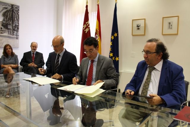 La Comunidad participa en la formación de 40 alumnos del Máster en Prevención de Riesgos Laborales que imparten las universidades públicas - 1, Foto 1