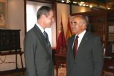 El presidente de la Comunidad recibe al embajador de la República de Francia en España