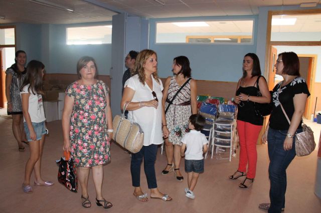 La concejala de Educación se reúne con las profesionales que se harán cargo del servicio socioeducativo de la Escuela Infantil Municipal - 1, Foto 1