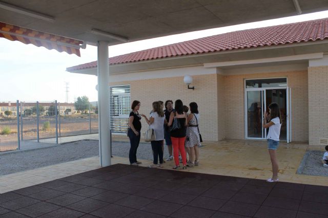 La concejala de Educación se reúne con las profesionales que se harán cargo del servicio socioeducativo de la Escuela Infantil Municipal - 4, Foto 4