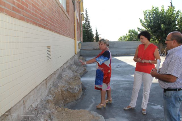 Puesta a punto y adecuación de la zona de recreo del CEIP Asunción Jordán para el inicio escolar - 1, Foto 1