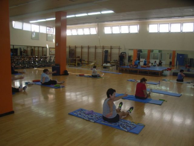 La concejalía de Deportes presenta el programa de Gimnasia de Mantenimiento para adultos, personas mayores y discapacitados, Foto 4