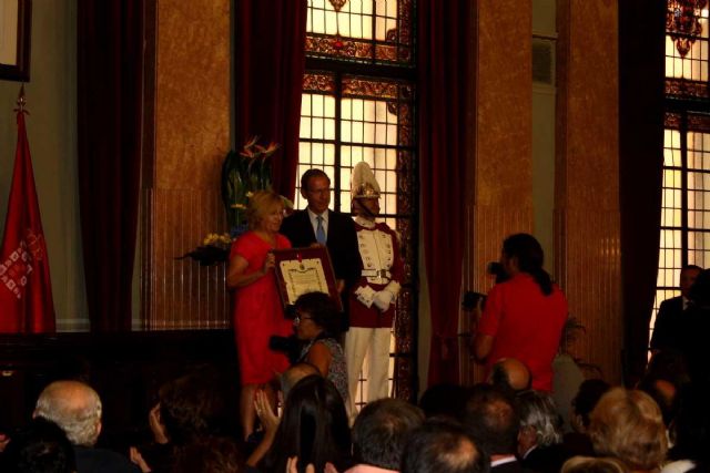 El Alcalde Cámara entrega los Honores y Distinciones de la Ciudad de Murcia durante el Pregón de la Feria 2014 - 2, Foto 2