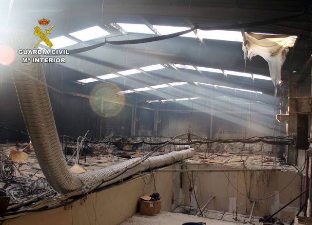 La Guardia Civil detiene al propietario de una sala de fiestas por la supuesta simulación de un atraco para estafar a la aseguradora - 1, Foto 1