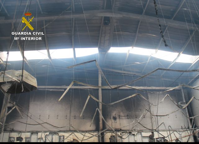 La Guardia Civil detiene al propietario de una sala de fiestas por la supuesta simulación de un atraco para estafar a la aseguradora - 2, Foto 2