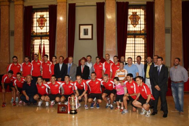 El Alcalde recibe a la plantilla de ElPozo Murcia, campeón de la Supercopa de España de fútbol sala - 2, Foto 2