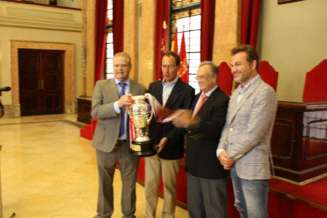 El Alcalde recibe a la plantilla de ElPozo Murcia, campeón de la Supercopa de España de fútbol sala - 3, Foto 3