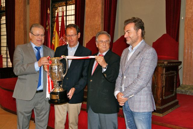 El Alcalde de Murcia recibe a la plantilla de ElPozo Murcia y destaca su esfuerzo y sacrificio - 2, Foto 2