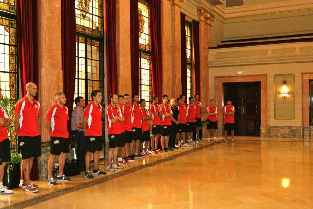 El Alcalde de Murcia recibe a la plantilla de ElPozo Murcia y destaca su esfuerzo y sacrificio - 3, Foto 3