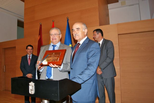 El Presidente de la Comunidad recibe a los campeones de la Supercopa de España y agradece que paseen y hagan grande el nombre de la Región - 4, Foto 4