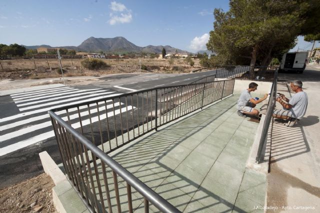 Los vecinos de Los Popos disfrutan de un paso peatonal más seguro - 5, Foto 5