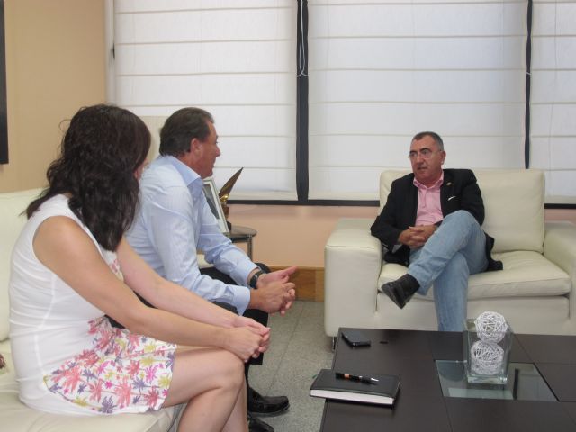 El consejero de Fomento recibe al alcalde de Ceutí - 1, Foto 1