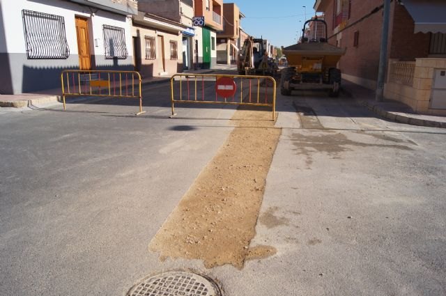 The Municipal Water rushes restoration works on a section of pipe sanitation Street San Antonio, Foto 2