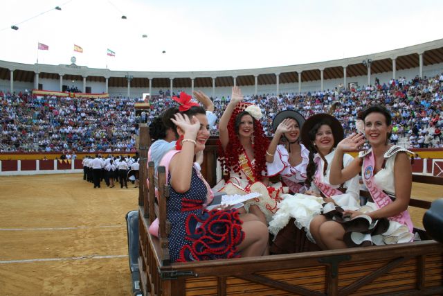 El ceheginero Antonio Puerta triunfa en la corrida del día de la Virgen de las Maravillas - 4, Foto 4